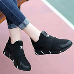 Women's Korean style mesh travel sneakers with casual sports design
